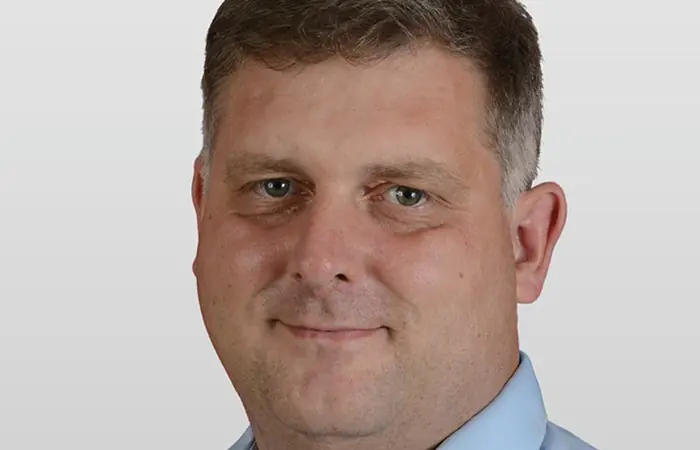 Herr Dr. Henning Luther 