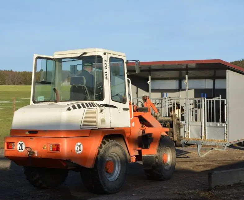 Zweiteilige Türe mit Lader II.jpg