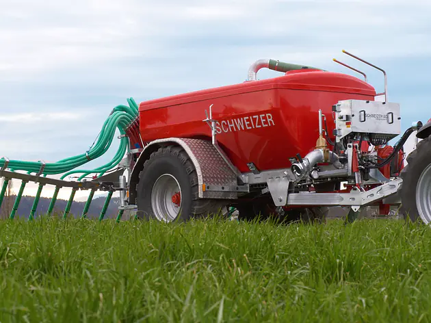 Pumptankwagen "Top-Line": rote Power auf Rädern