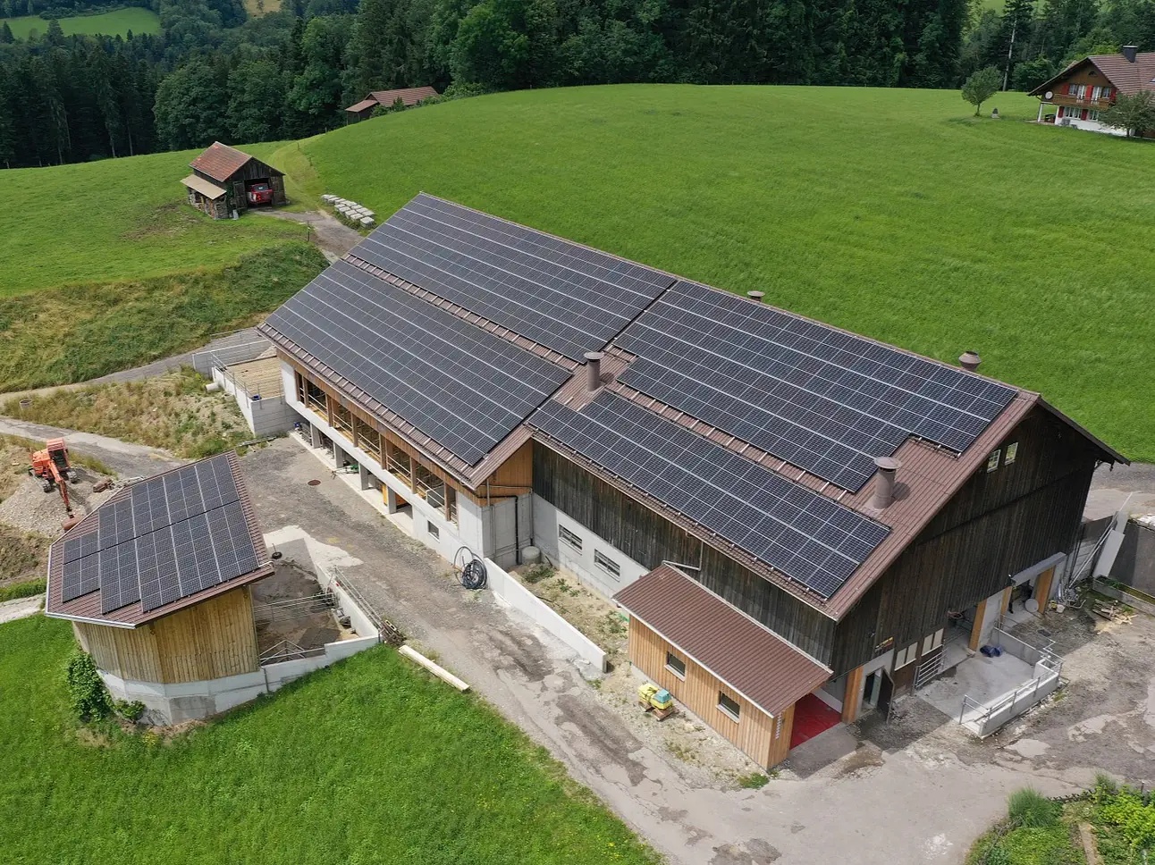 Anbau Boxenlaufstall mit Heuraum