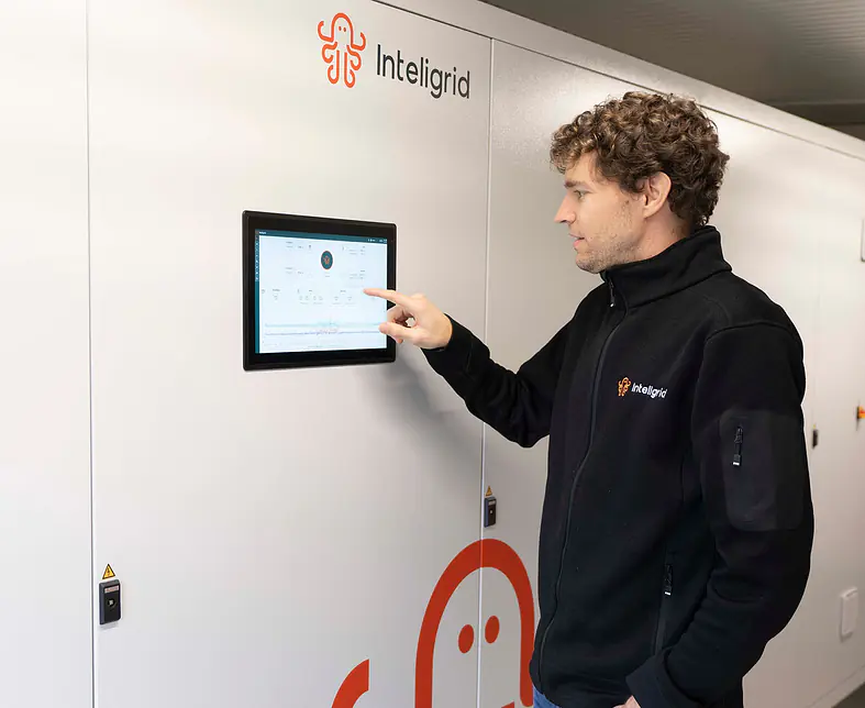 inteligrid_intelibrain_bedienung_christian.jpg