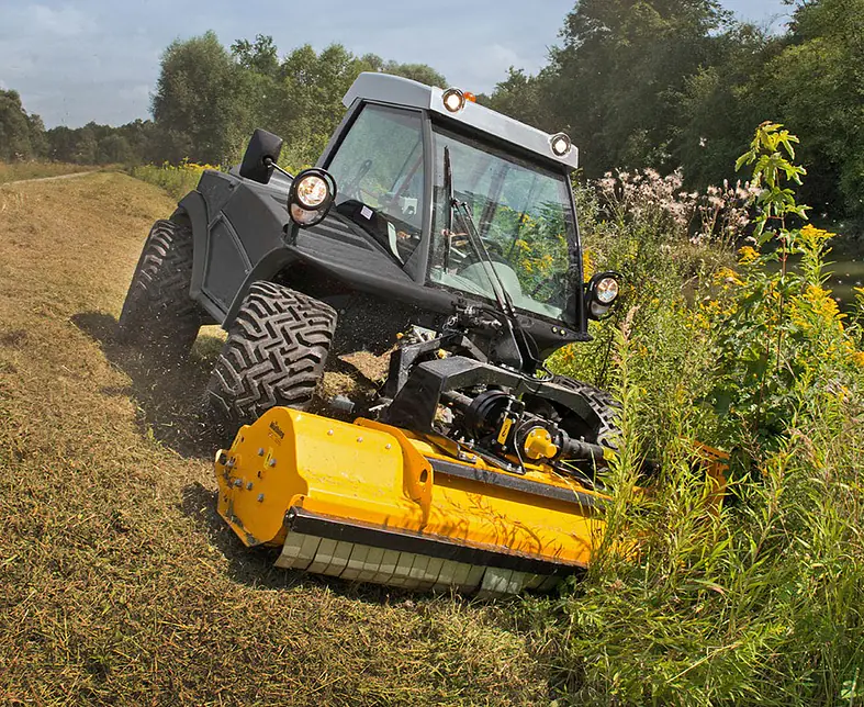 Metrac-H7X-Flussboeschung_ret (1).jpg